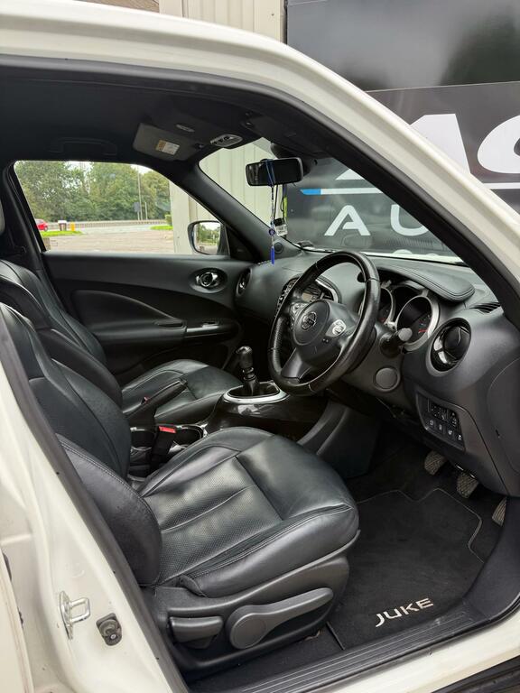 Nissan Juke Hatchback Black #13