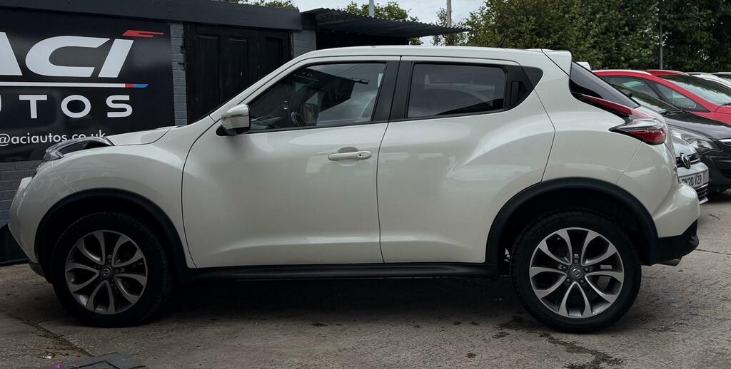 Nissan Juke Hatchback Black #10