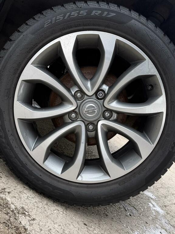 Nissan Juke Hatchback Black #37