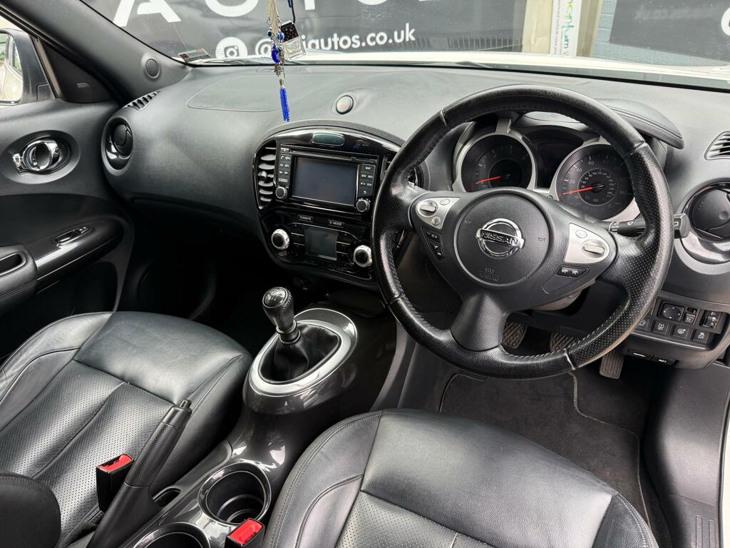 Nissan Juke Hatchback Black #15
