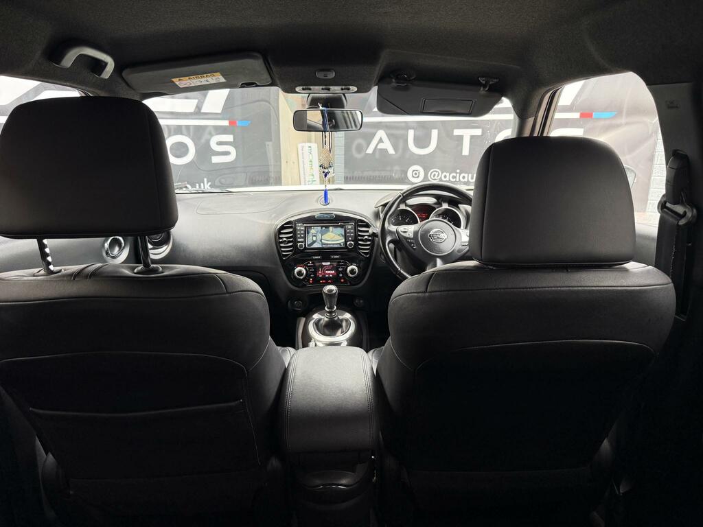 Nissan Juke Hatchback Black #35