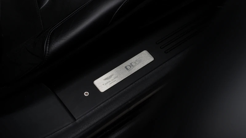 Aston Martin DBS Dbs Superleggera V12 Silver #40