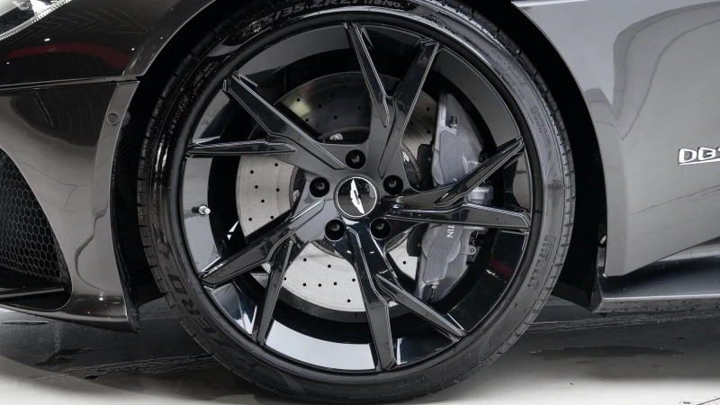 Aston Martin DBS Dbs Superleggera V12 Silver #9