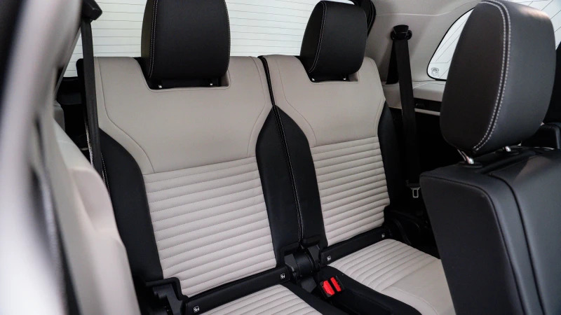 Land Rover Discovery 3.0 D350 Dynamic Hse Black #19