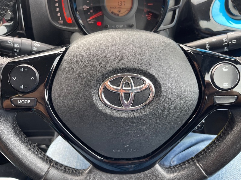 Toyota Aygo Hatchback White #22