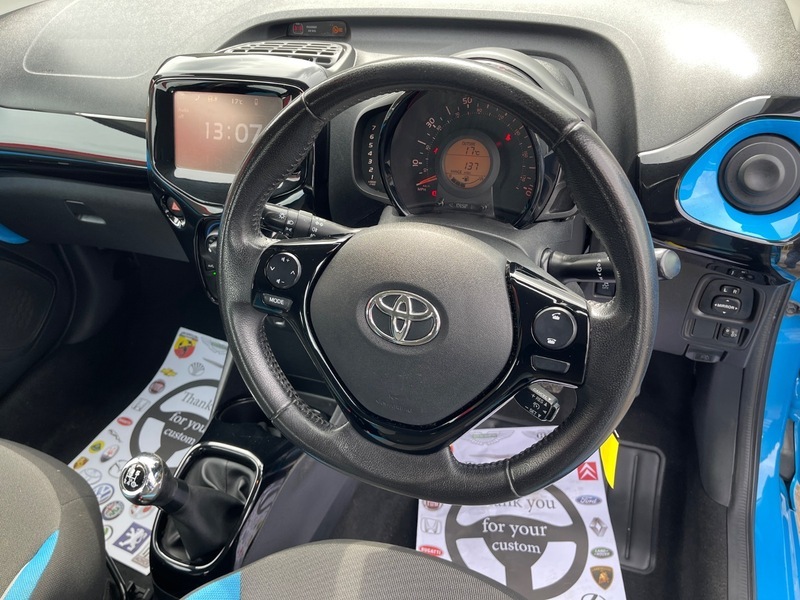 Toyota Aygo Hatchback White #17