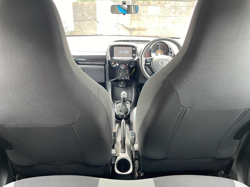 Toyota Aygo Hatchback White #12