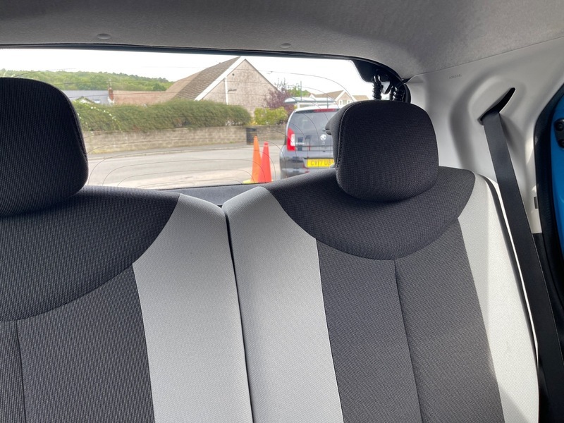 Toyota Aygo Hatchback White #19