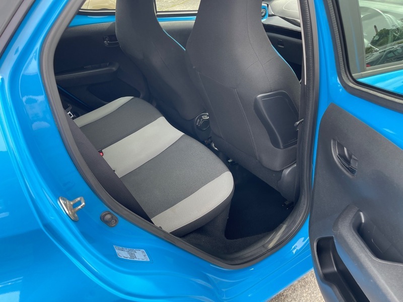 Toyota Aygo Hatchback White #14