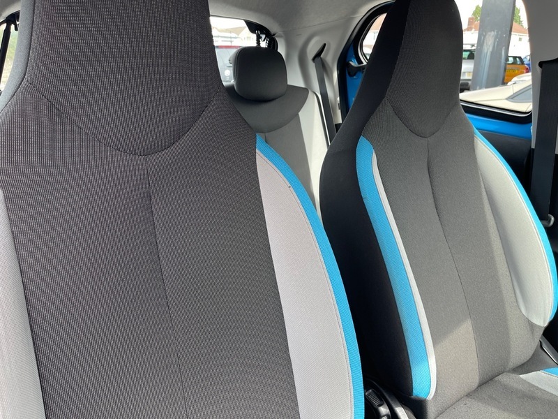 Toyota Aygo Hatchback White #18
