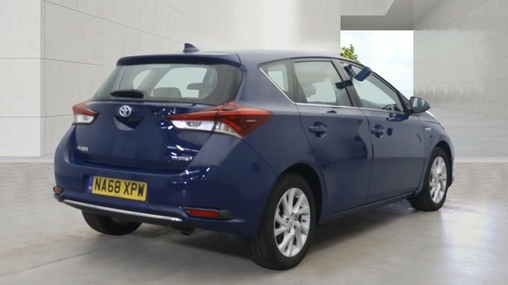 Toyota Auris 1.8L Icon Tech Blue #4
