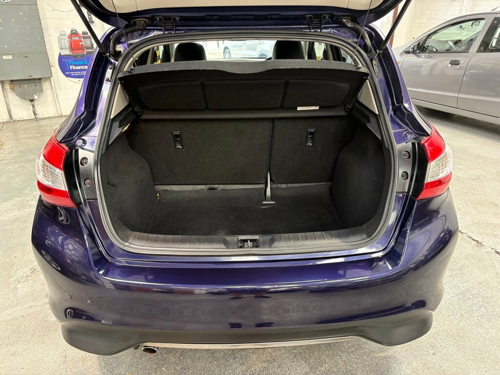 Nissan Pulsar N-connecta Dig-t Xtronic #13