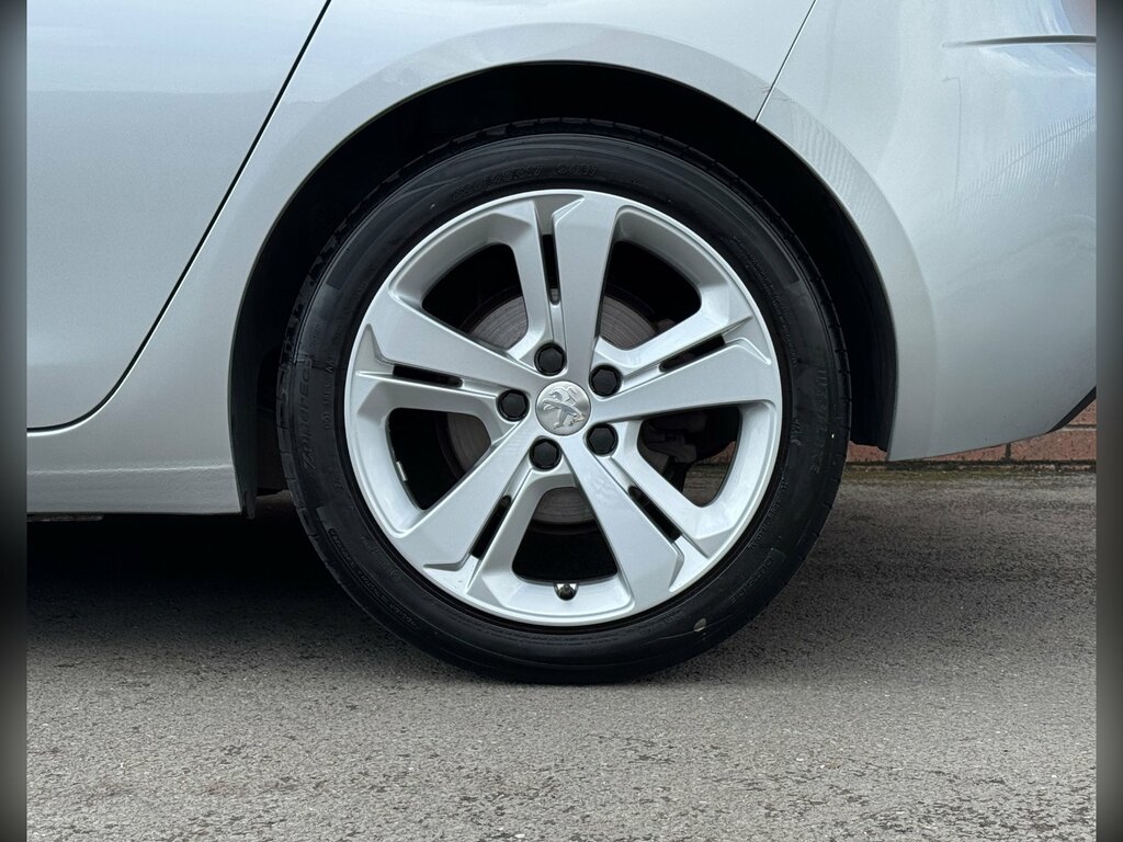 Peugeot 308 Puretech Active White #42