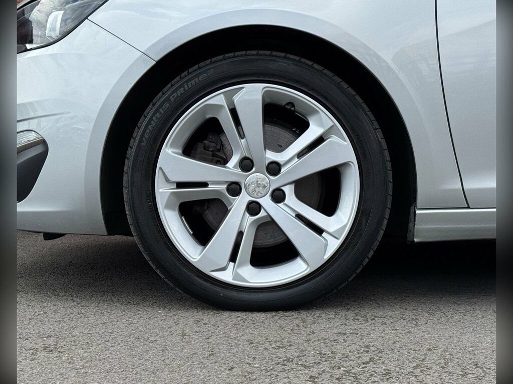 Peugeot 308 Puretech Active White #41