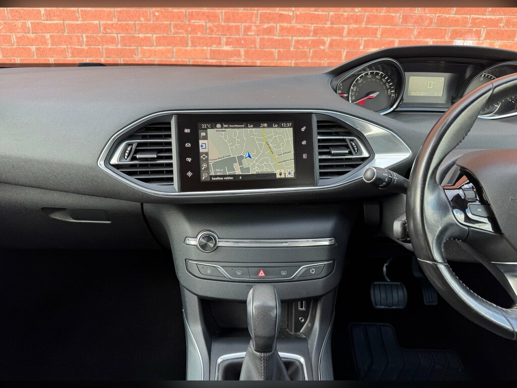 Peugeot 308 Puretech Active White #16
