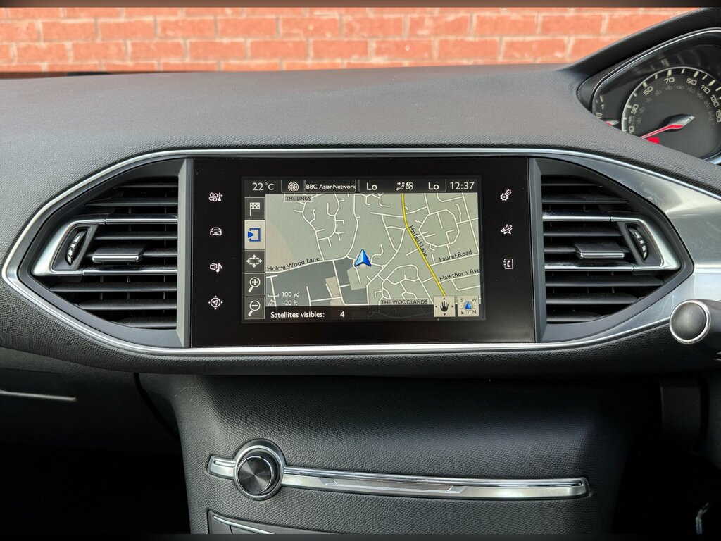 Peugeot 308 Puretech Active White #17