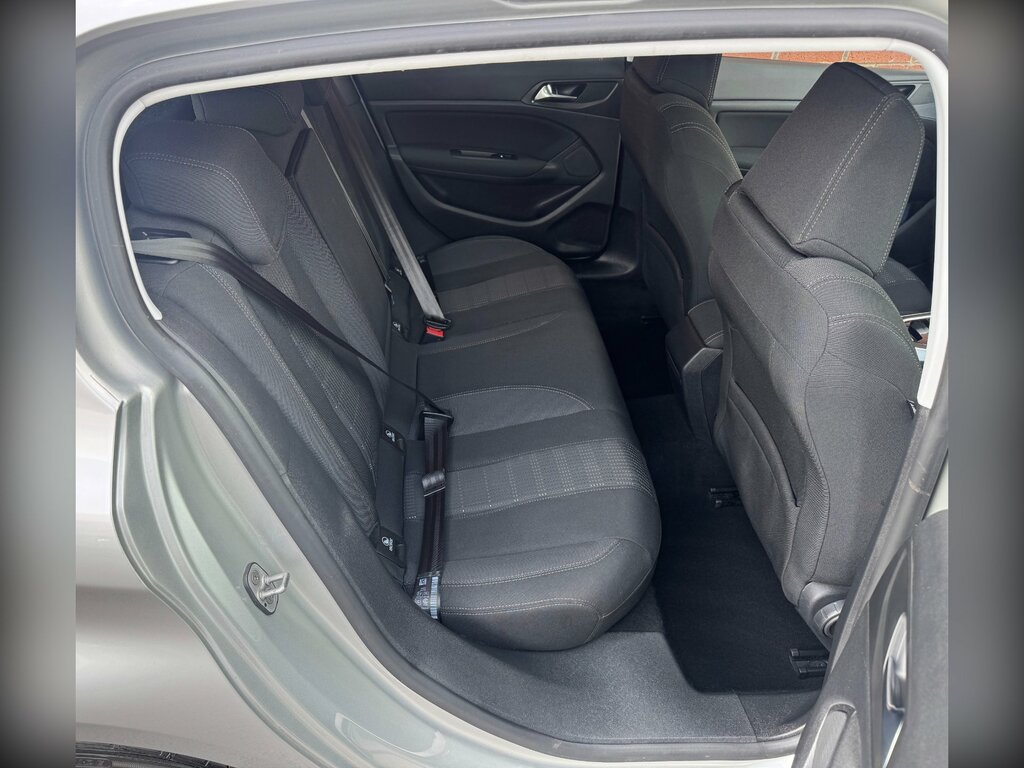 Peugeot 308 Puretech Active White #29