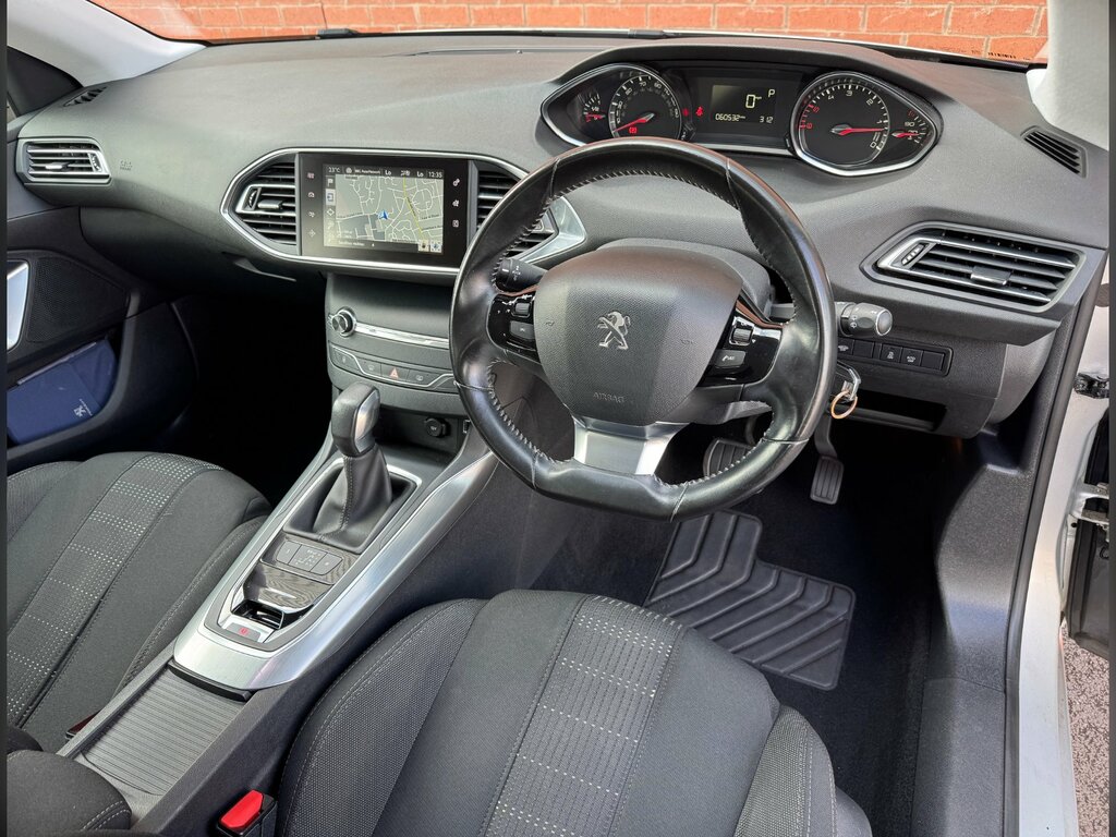 Peugeot 308 Puretech Active White #14