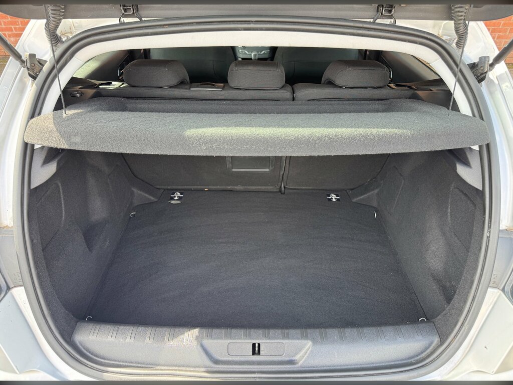 Peugeot 308 Puretech Active White #9
