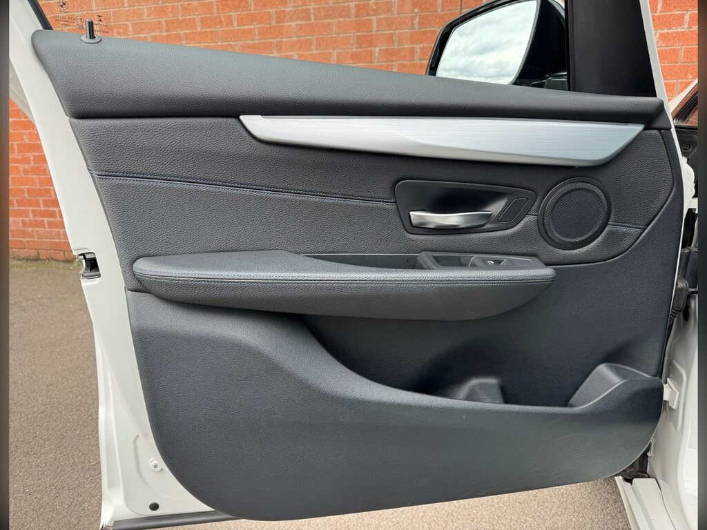 BMW 2 Series Active Tourer 2L Luxury White #38