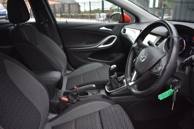 Vauxhall Astra Turbo Sri Hatchback Red #5