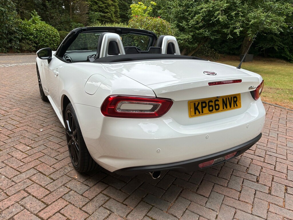 Fiat 124 Spider Red #24