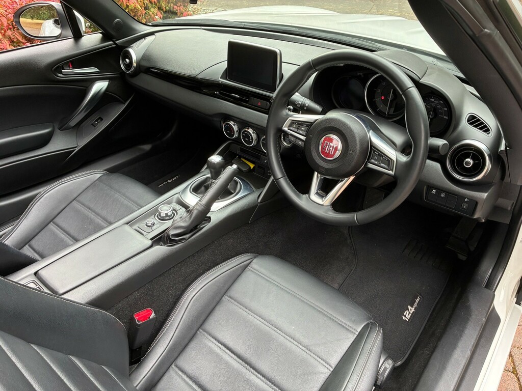Fiat 124 Spider Red #8