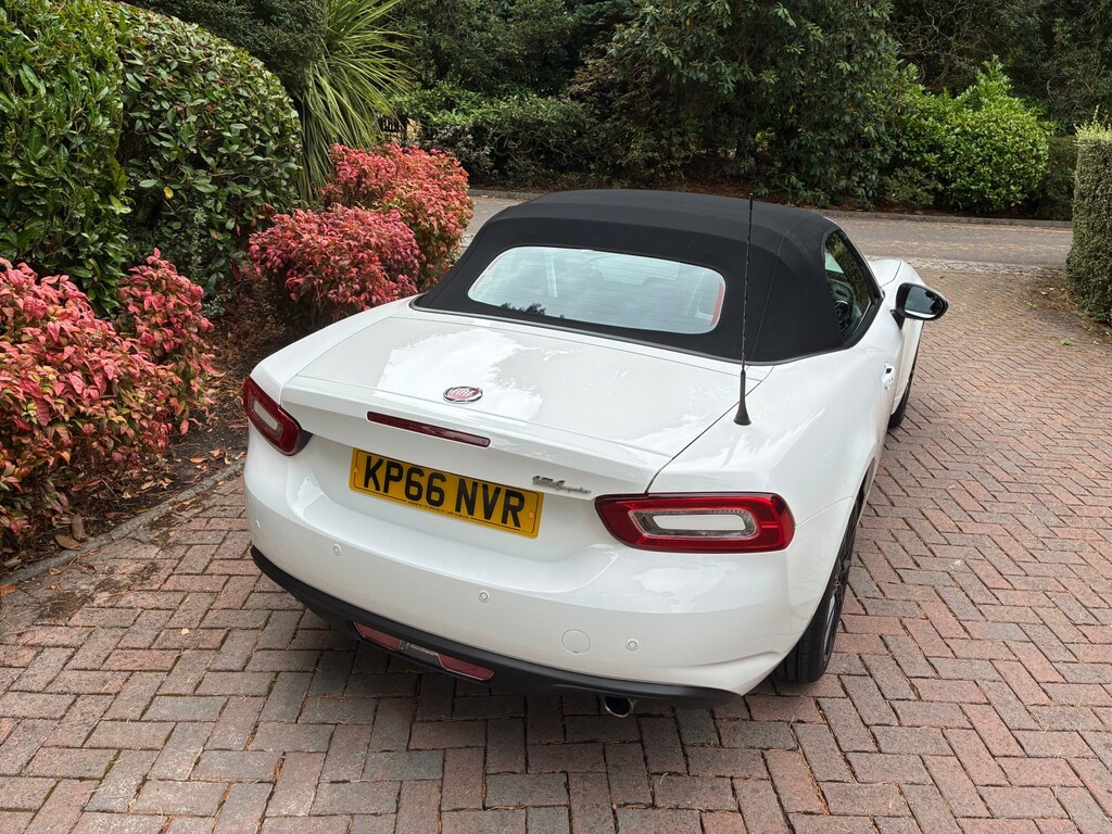 Fiat 124 Spider Red #20
