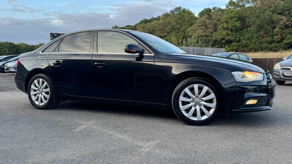 Audi A4 Saloon Black #5