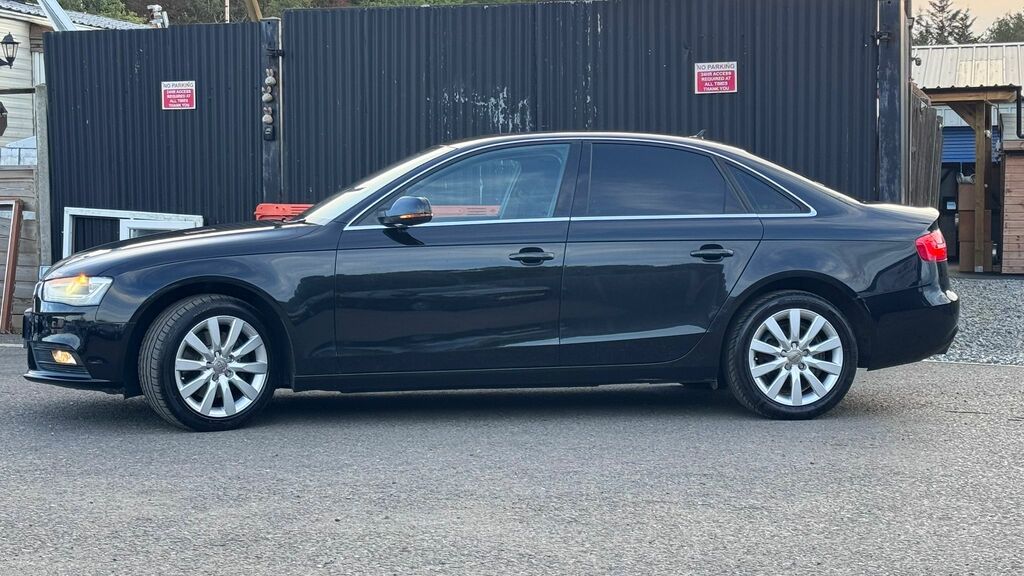 Audi A4 Saloon Black #6
