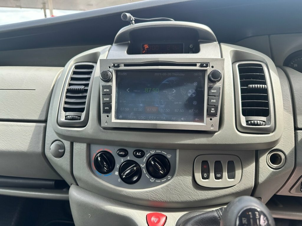 Vauxhall Vivaro Mpv Silver #25