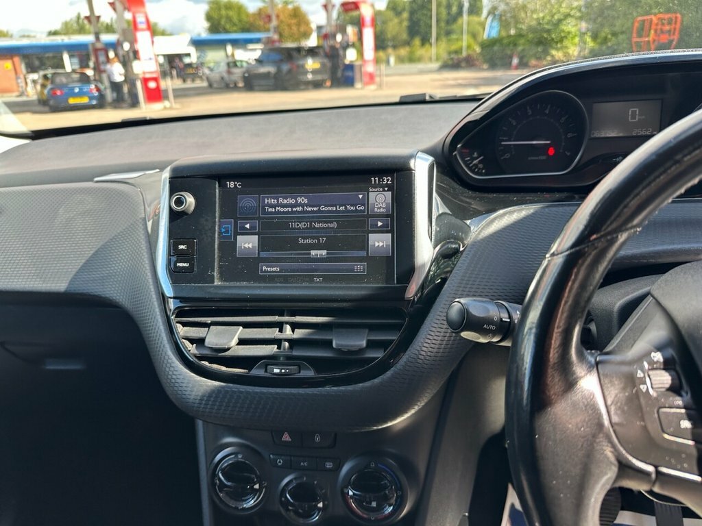 Peugeot 208 Active Silver #24