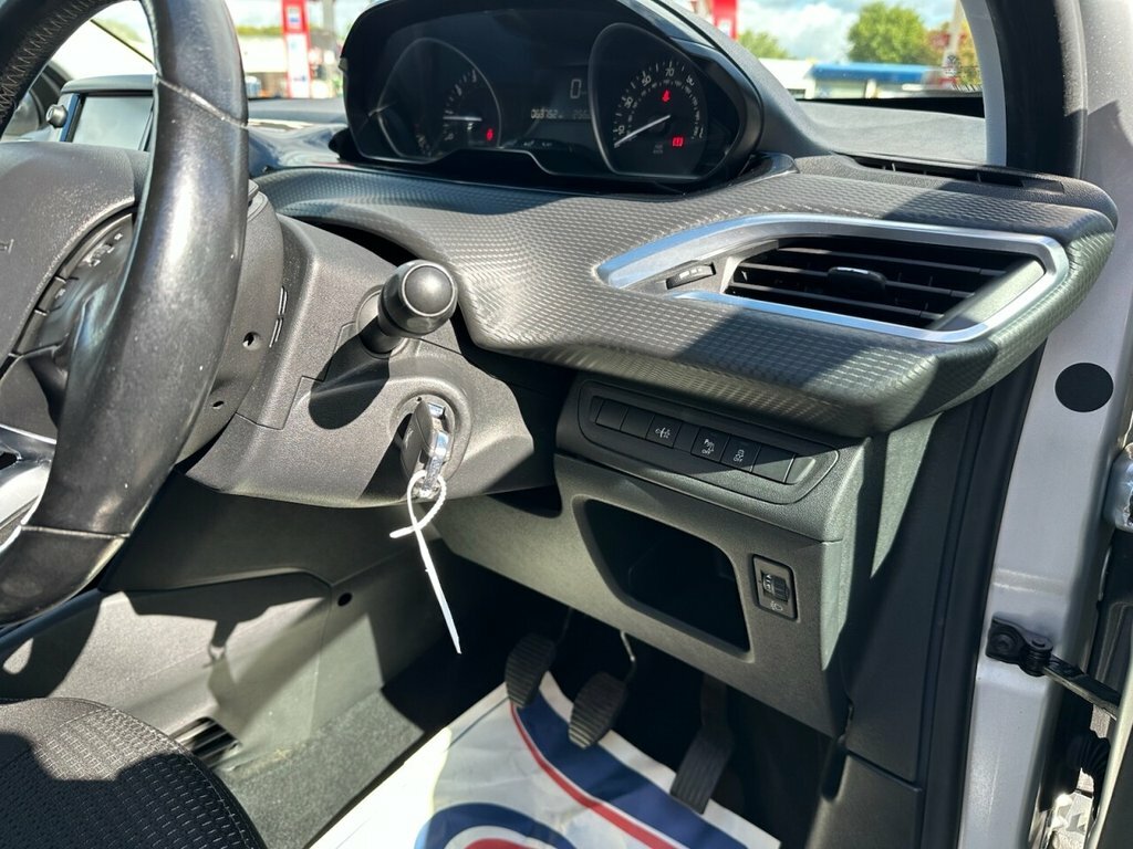 Peugeot 208 Active Silver #22