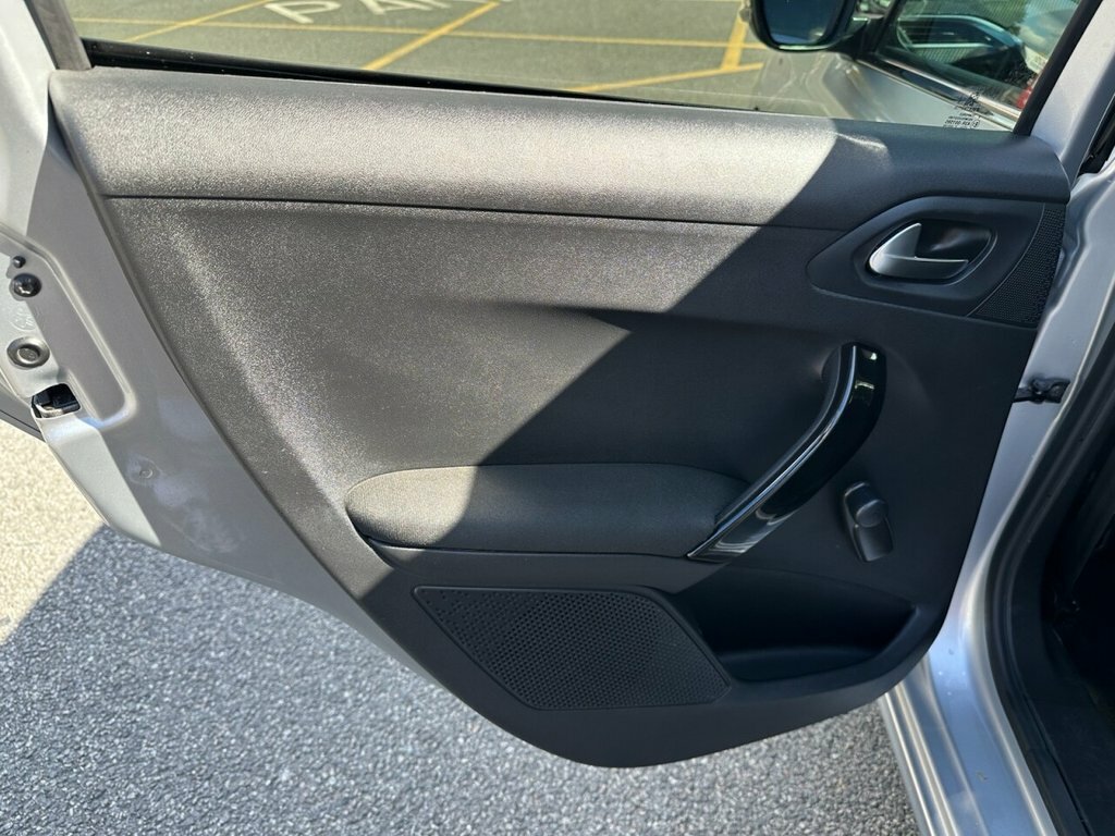 Peugeot 208 Active Silver #12