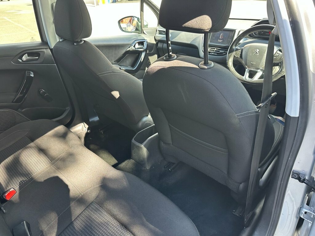 Peugeot 208 Active Silver #17