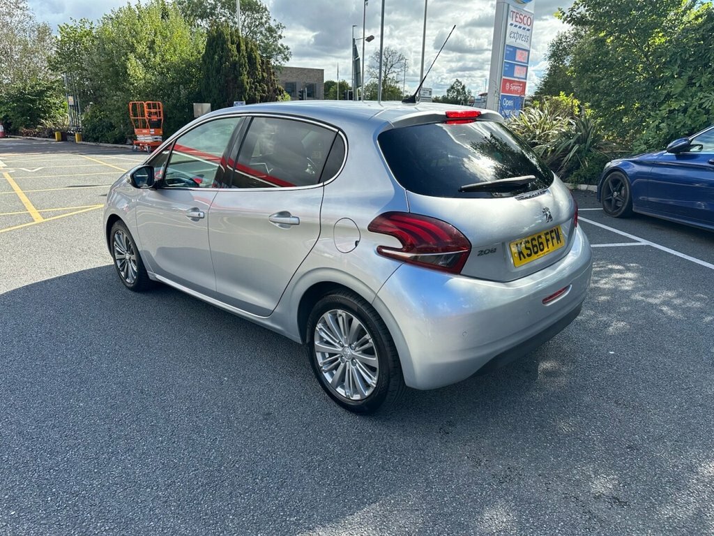 Peugeot 208 1L Allure Silver #5