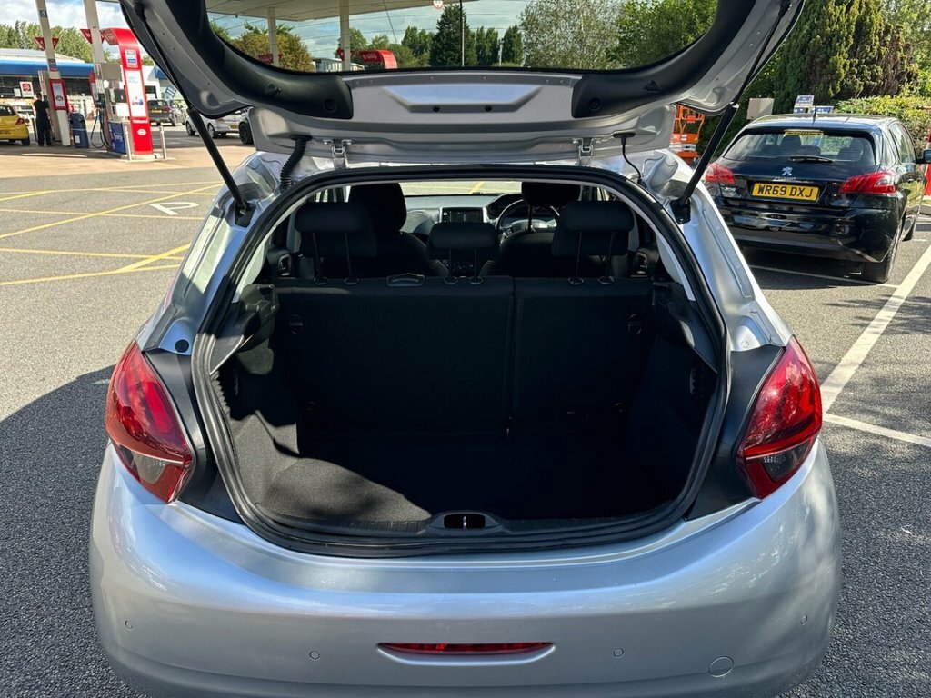 Peugeot 208 Active Silver #15