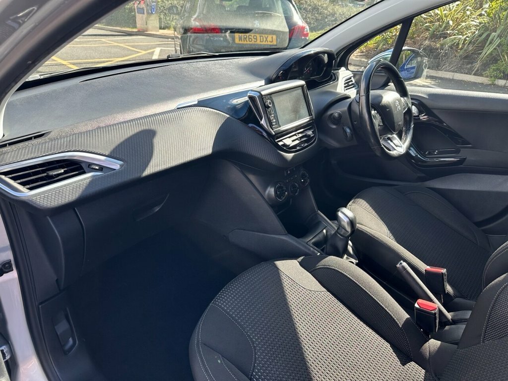 Peugeot 208 Active Silver #10