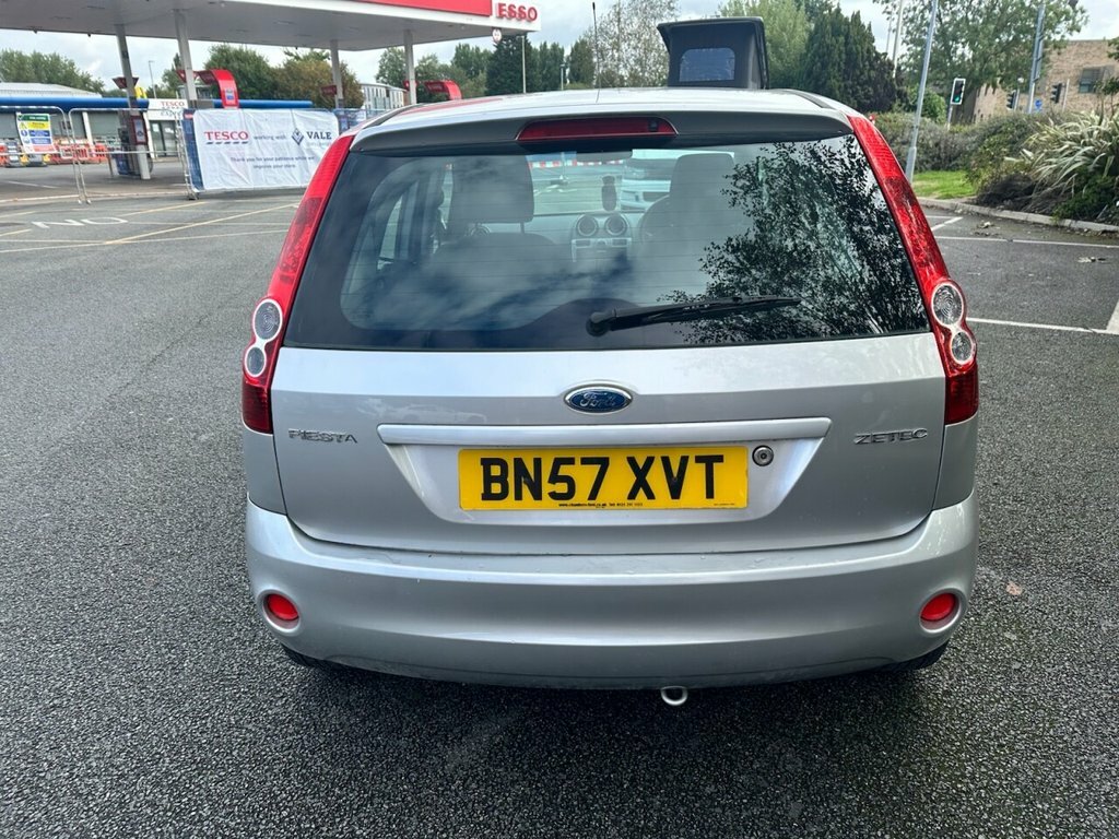 Ford Fiesta 1.3L Zetec Climate Silver #5