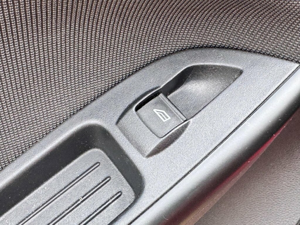 Ford Focus Hatchback 1.6 Tdci Zetec Navigator Euro 5 Ss White #41