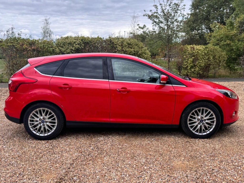 Ford Focus Hatchback 1.6 Tdci Zetec Navigator Euro 5 Ss White #5