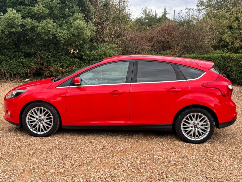 Ford Focus Hatchback 1.6 Tdci Zetec Navigator Euro 5 Ss White #2
