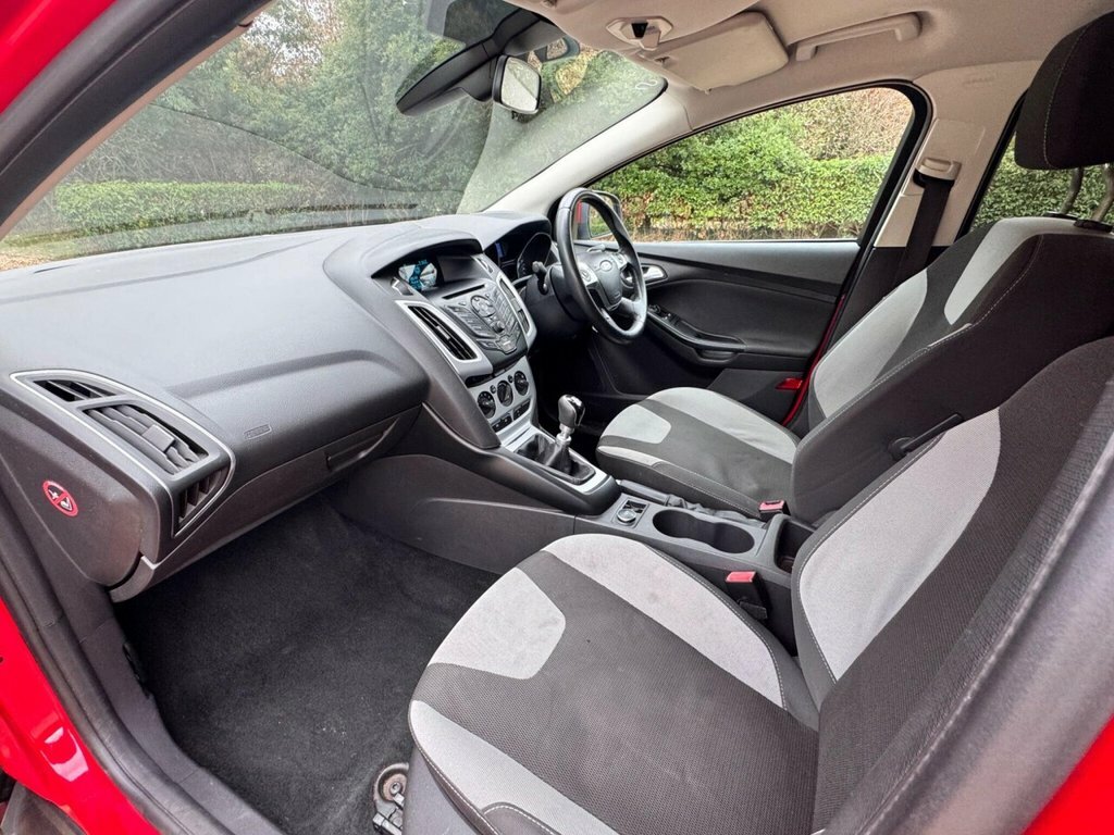 Ford Focus Hatchback 1.6 Tdci Zetec Navigator Euro 5 Ss White #44