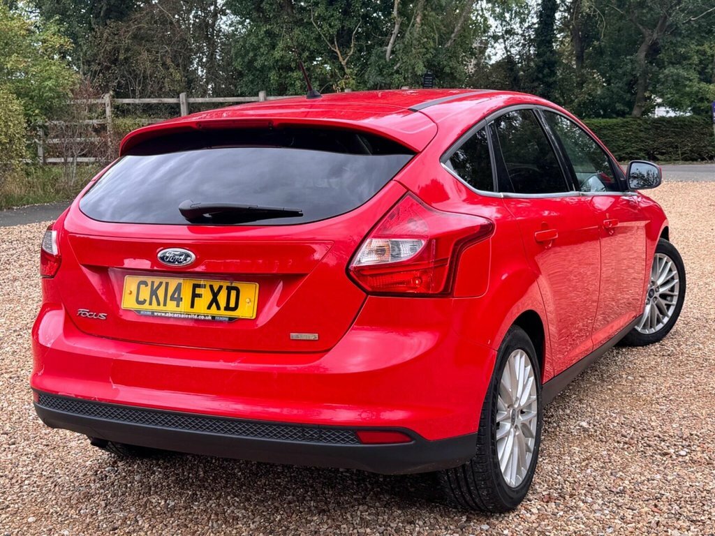 Ford Focus Hatchback 1.6 Tdci Zetec Navigator Euro 5 Ss White #4