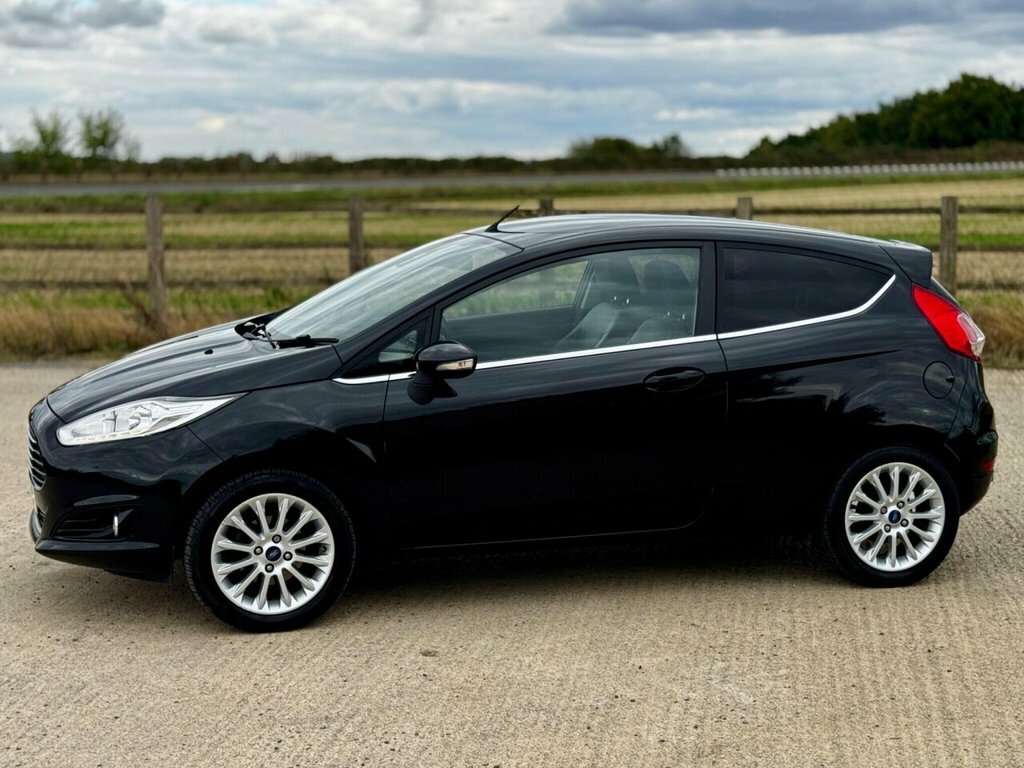 Ford Fiesta 1.0 Ecoboost Zetec 2013 White #24