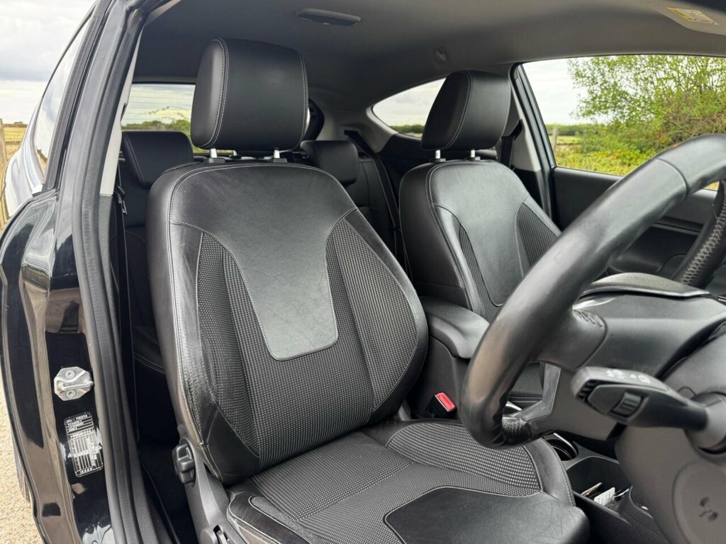 Ford Fiesta 1.0 Ecoboost Zetec 2013 White #35
