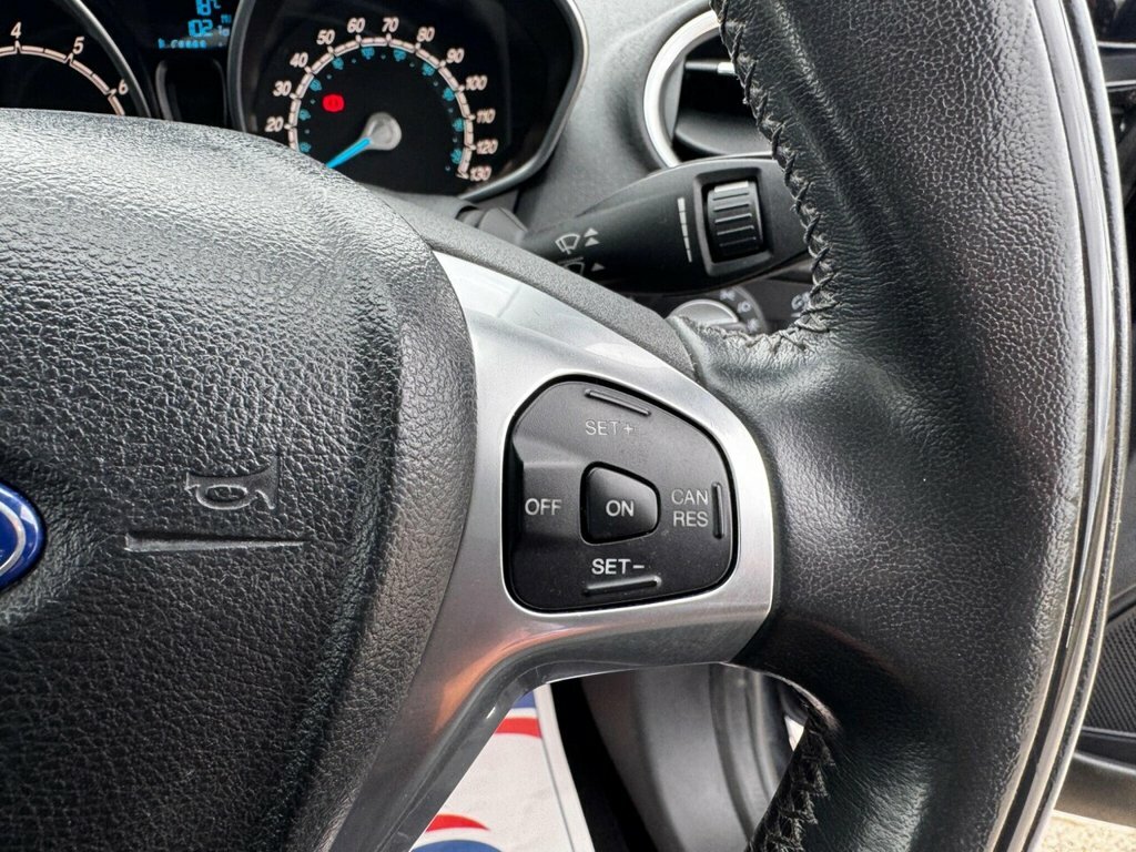 Ford Fiesta 1.0 Ecoboost Zetec 2013 White #50