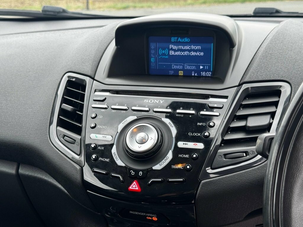 Ford Fiesta 1.0 Ecoboost Zetec 2013 White #55