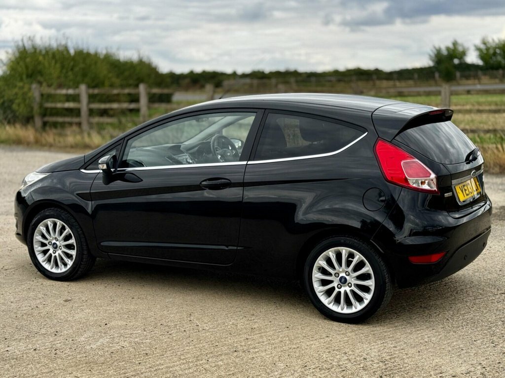 Ford Fiesta 1.0 Ecoboost Zetec 2013 White #21