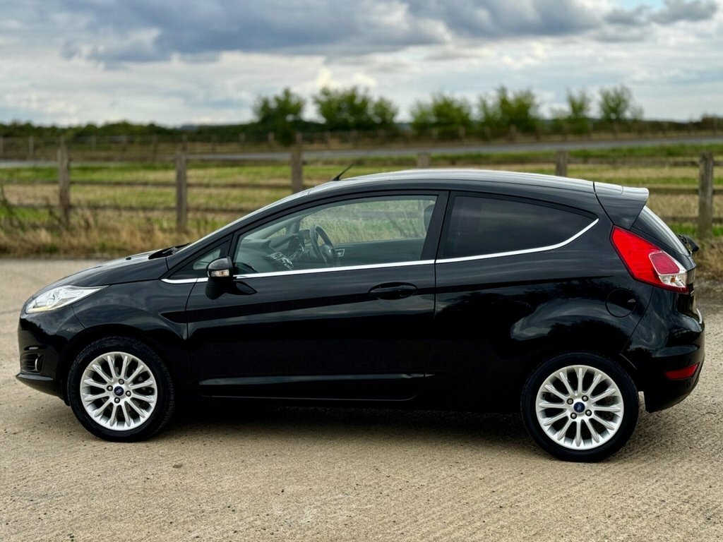 Ford Fiesta 1.0 Ecoboost Zetec 2013 White #22